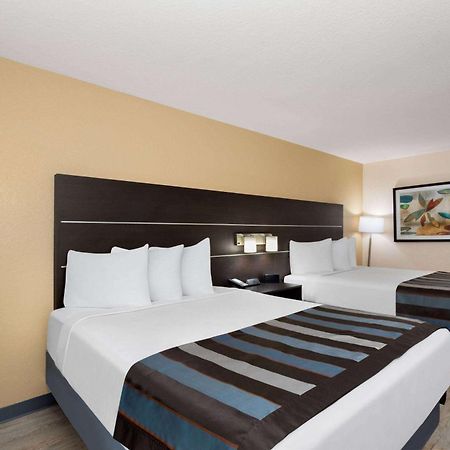 Отель Baymont By Wyndham Punta Gorda/Port Charlotte Экстерьер фото