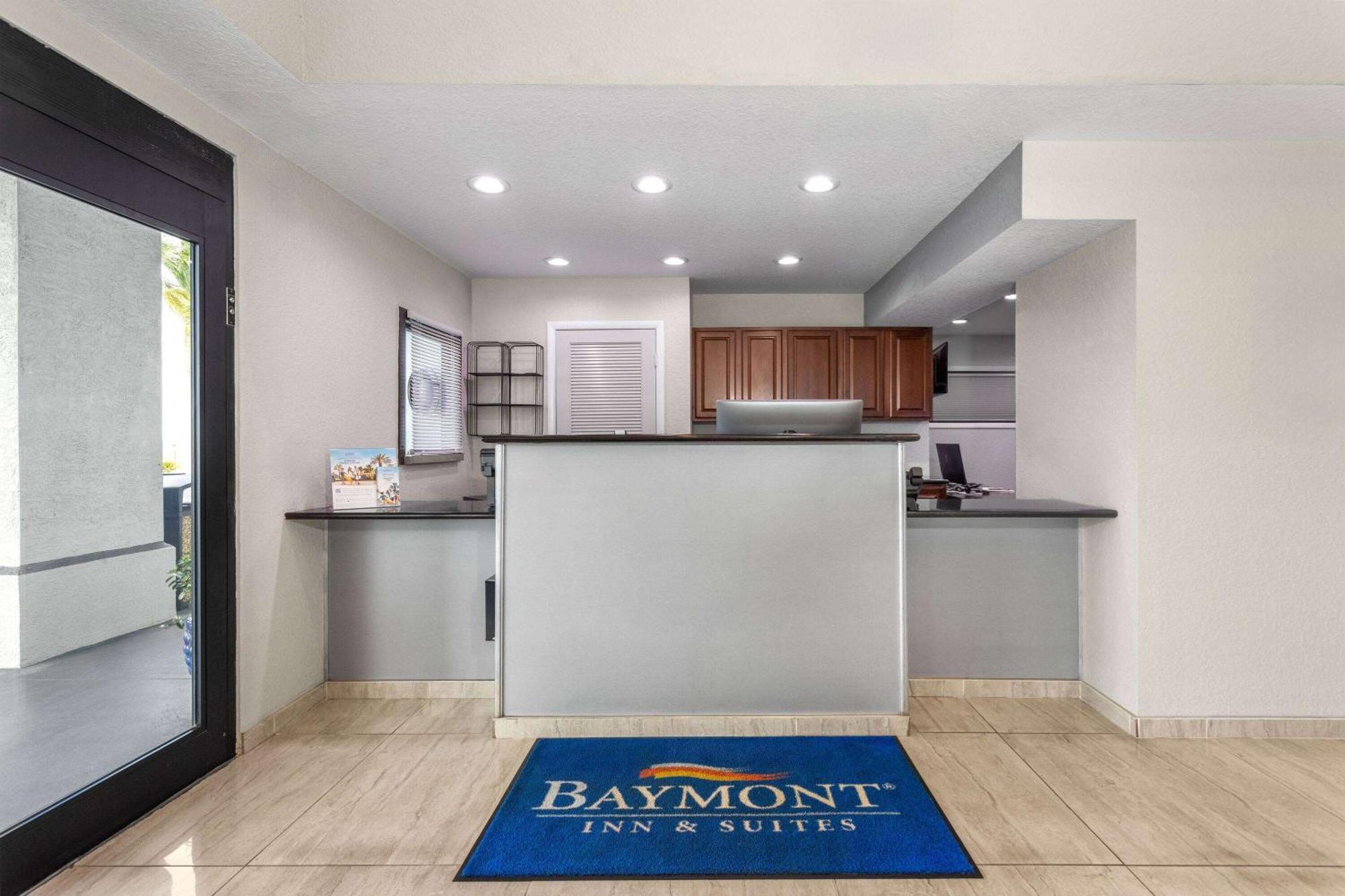Отель Baymont By Wyndham Punta Gorda/Port Charlotte Экстерьер фото